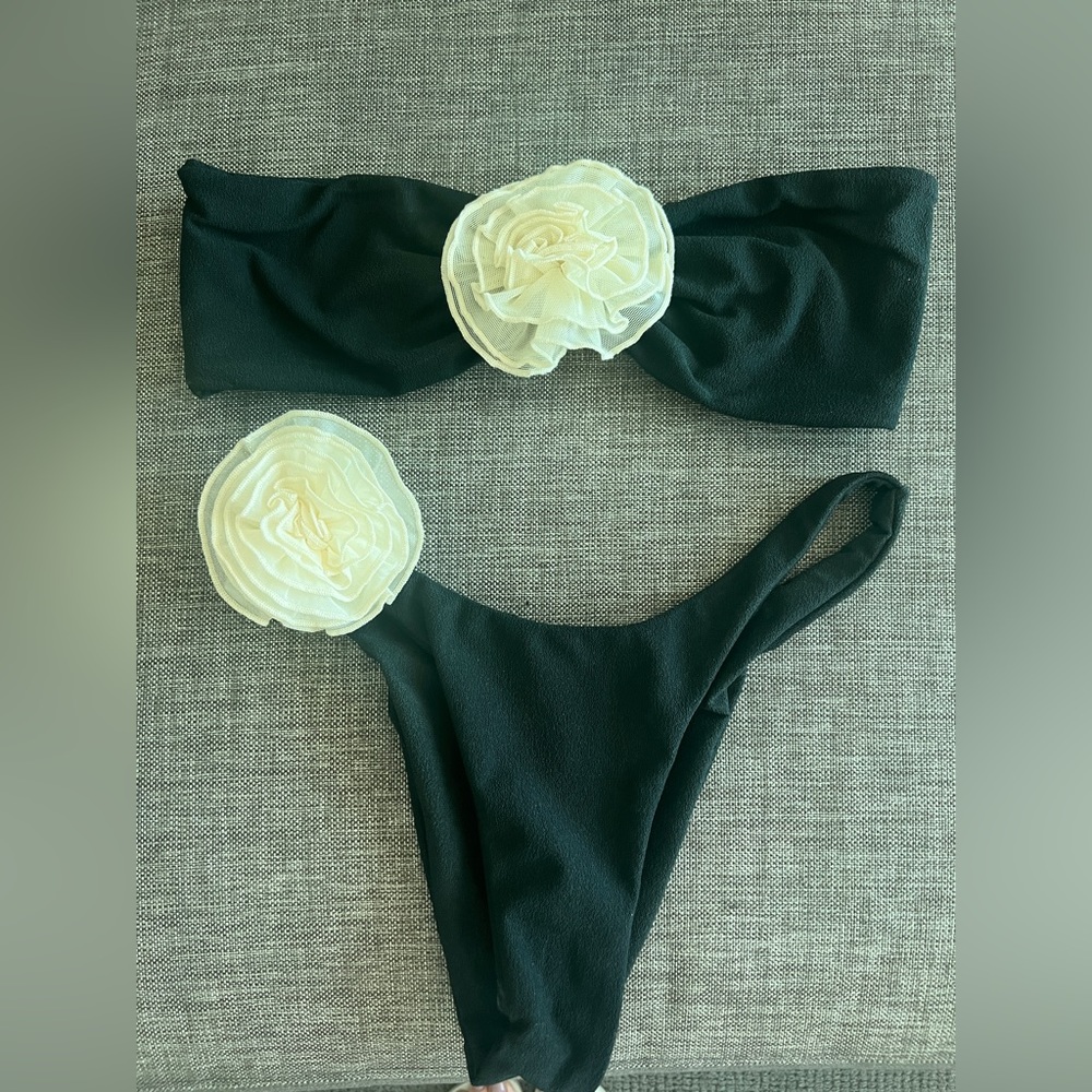 SAME black bikini size large top and small bottoms